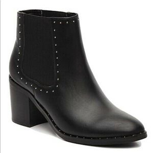 Black studded boots - Steve Madden- Size 10